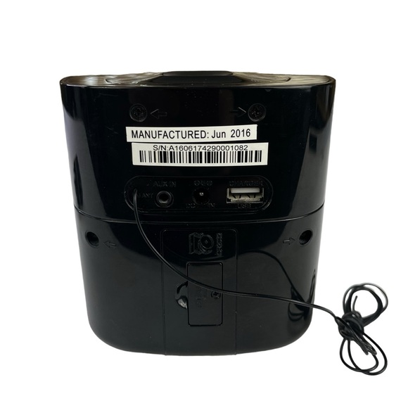 Sylvania Bluetooth Auto Set Clock‎ Radio Dual Alarm - Picture 5 of 9